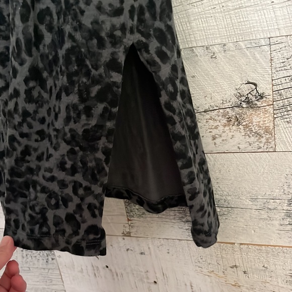 Old Navy women’s dress. Size medium - Picture 2 of 5